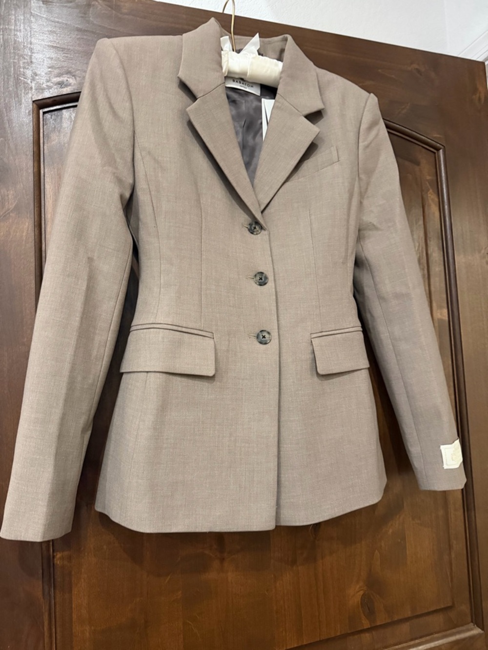 NWT Aritzia Babaton Taupe Tailored Blazer Jacket SIZE 2
